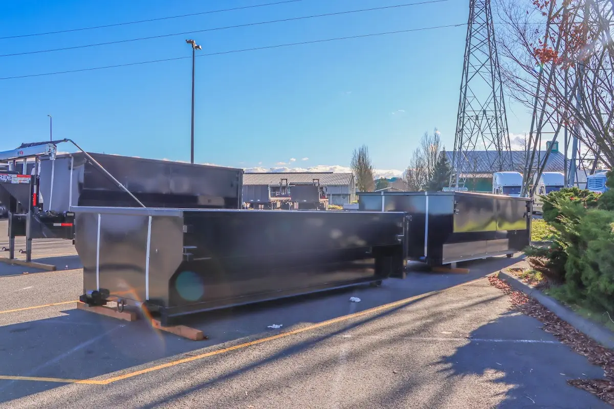 Professional dumpster rental and junk removal service in Versailles